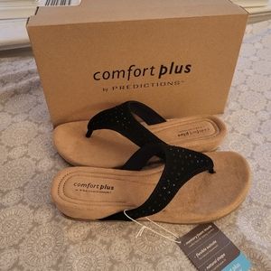 NWT Women's Sandals